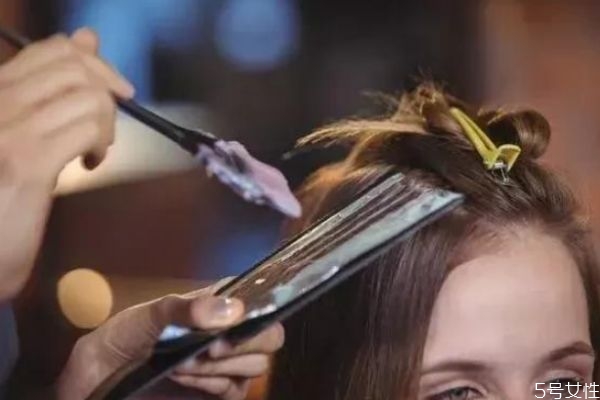 頭發(fā)染什么顏色顯白 夏天頭發(fā)染什么顏色好看顯白 頭發(fā)染什么顏色顯白 夏天頭發(fā)染什么顏色好看顯白