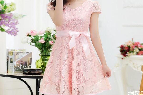 蕾絲裙應該怎么洗 清洗蕾絲裙的方法