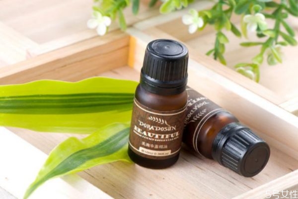 豐胸精油真的有效嗎 豐胸精油真的可以豐胸嗎 豐胸精油真的有效嗎 豐胸精油真的可以豐胸嗎