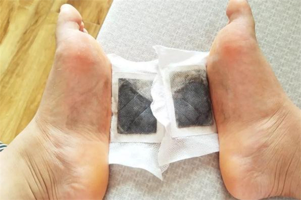 足貼對月經有影響嗎 貼足貼月經會推遲嗎 足貼對月經有影響嗎 貼足貼月經會推遲嗎