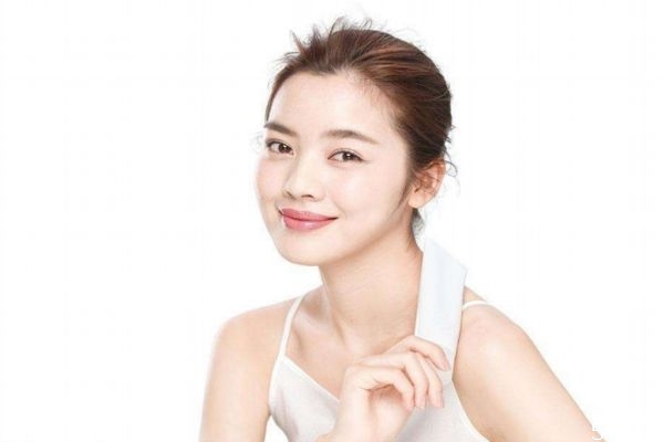 從臉上擠出的黃白色粒粒是什么 臉粗糙怎么才能變細(xì)膩 從臉上擠出的黃白色粒粒是什么 臉粗糙怎么才能變細(xì)膩