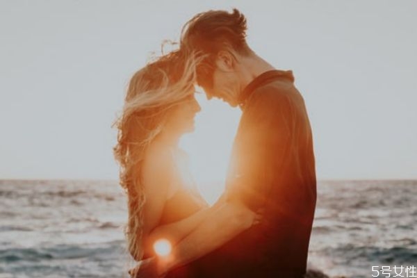 夫妻離婚孩子怎么判 女方提出離婚吃虧在哪 夫妻離婚孩子怎么判 女方提出離婚吃虧在哪