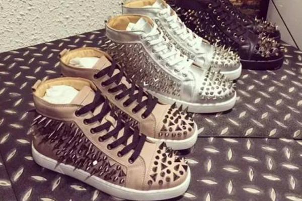 cl鞋過時了嗎 cl鞋會過時嗎 cl鞋過時了嗎 cl鞋會過時嗎