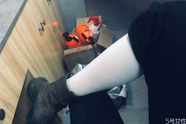 男士可以穿絲襪嗎 絲襪適合男生嗎 男士可以穿絲襪嗎 絲襪適合男生嗎