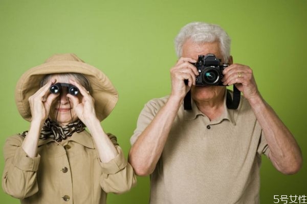 老年夫妻應(yīng)該怎么相處 老年夫妻的相處方法 老年夫妻應(yīng)該怎么相處 老年夫妻的相處方法