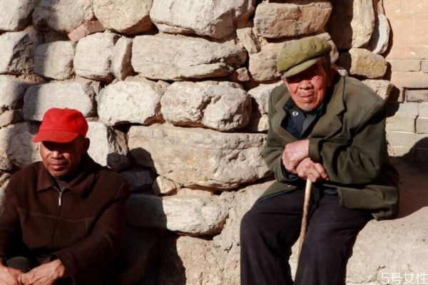 曬太陽的好處有什么 為什么要經(jīng)常曬太陽 曬太陽的好處有什么 為什么要經(jīng)常曬太陽