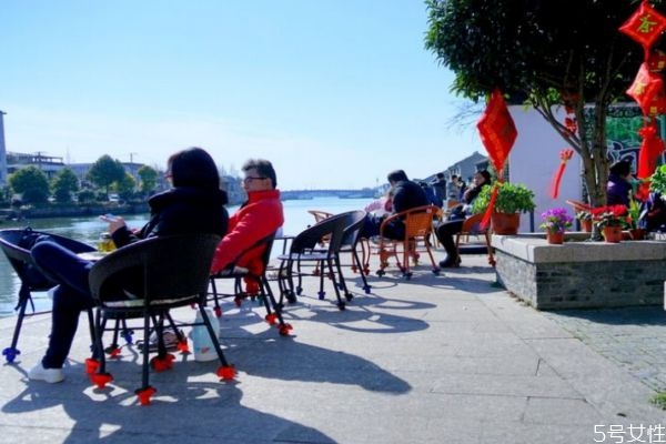 曬太陽的好處有什么 為什么要經(jīng)常曬太陽 曬太陽的好處有什么 為什么要經(jīng)常曬太陽