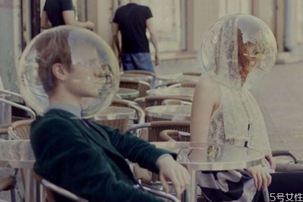 新婚夫妻冷戰(zhàn)應該怎么辦 新婚夫妻冷戰(zhàn)的解決方法 新婚夫妻冷戰(zhàn)應該怎么辦 新婚夫妻冷戰(zhàn)的解決方法