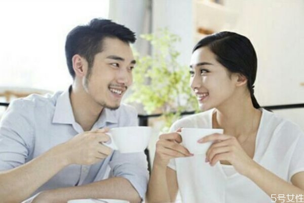 老公愛(ài)不愛(ài)你只看一點(diǎn) 男人不愛(ài)老婆的表現(xiàn)