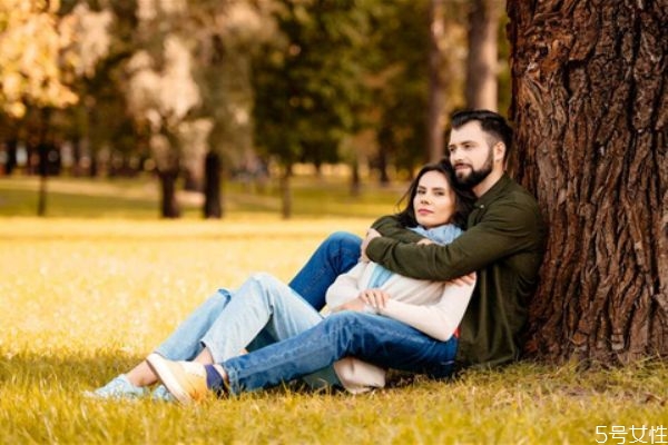 老公出軌心里總是過(guò)不去怎么辦 老公出軌自己走不出來(lái)