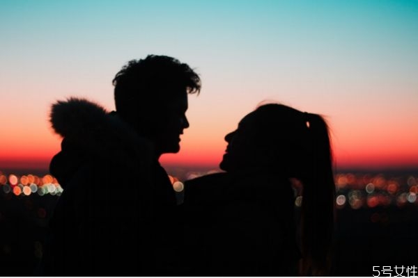 對老公依賴性太強怎么辦 太依賴?yán)瞎谋憩F(xiàn) 對老公依賴性太強怎么辦 太依賴?yán)瞎谋憩F(xiàn)