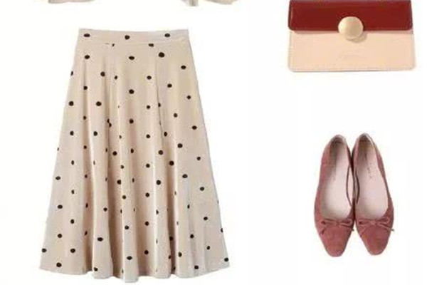 米色波點裙搭配什么上衣 米色波點裙適合什么上衣 米色波點裙搭配什么上衣 米色波點裙適合什么上衣