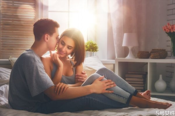 丈夫婚內(nèi)出軌該怎么辦 挽回出軌男人的小技巧 丈夫婚內(nèi)出軌該怎么辦 挽回出軌男人的小技巧