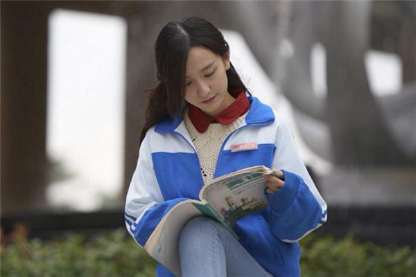 高中女生留什么發(fā)型好看 高中女生適合留什么發(fā)型 高中女生留什么發(fā)型好看 高中女生適合留什么發(fā)型