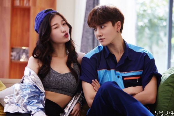 男友太黏人怎么辦 男友太粘人好嗎 男友太黏人怎么辦 男友太粘人好嗎