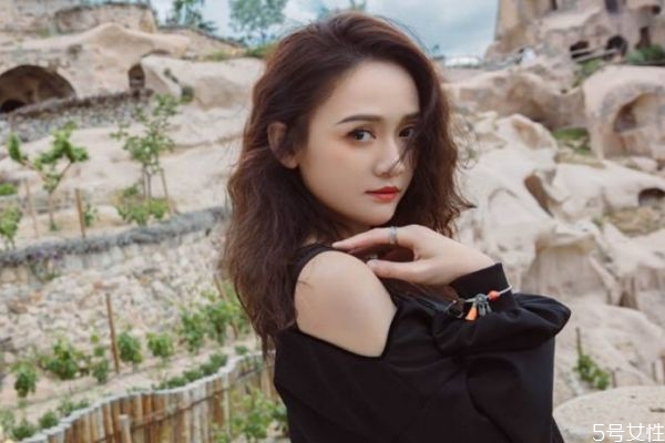 男友太黏人怎么辦 男友太粘人好嗎 男友太黏人怎么辦 男友太粘人好嗎