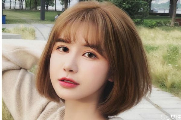 大一女生適合什么發(fā)型 什么發(fā)型適合大一女生 大一女生適合什么發(fā)型 什么發(fā)型適合大一女生