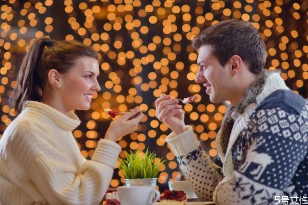 戀愛(ài)的時(shí)候應(yīng)該不應(yīng)該aa制 戀愛(ài)的時(shí)候aa制說(shuō)明了什么 戀愛(ài)的時(shí)候應(yīng)該不應(yīng)該aa制 戀愛(ài)的時(shí)候aa制說(shuō)明了什么