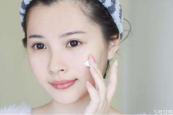 t區(qū)出油怎么改善 t字區(qū)出油怎么調(diào)理 t區(qū)出油怎么改善 t字區(qū)出油怎么調(diào)理