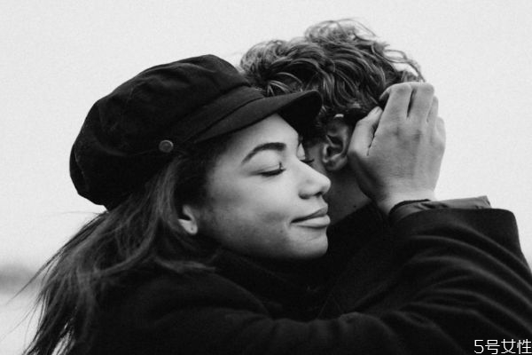 女生什么細節(jié)打動男生 讓男生好感暴增的細節(jié) 女生什么細節(jié)打動男生 讓男生好感暴增的細節(jié)