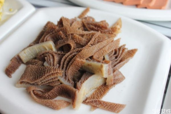 涼拌牛百葉怎么做好吃 涼拌牛百葉的簡(jiǎn)單做法 涼拌牛百葉怎么做好吃 涼拌牛百葉的簡(jiǎn)單做法