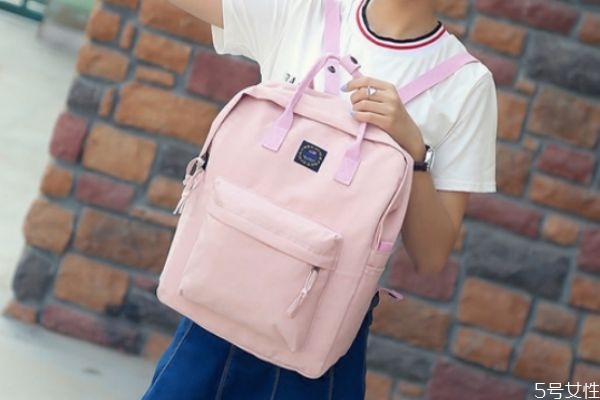 為什么女孩子都喜歡包包 女孩子喜歡男生給包包原因 為什么女孩子都喜歡包包 女孩子喜歡男生給包包原因