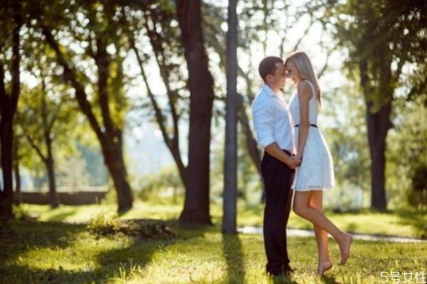 談戀愛膩了會緩和好嗎 戀愛膩了怎么處理 談戀愛膩了會緩和好嗎 戀愛膩了怎么處理