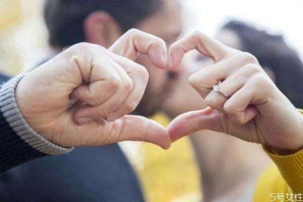 戀愛的時候有什么注意 戀愛的技巧有什么 戀愛的時候有什么注意 戀愛的技巧有什么