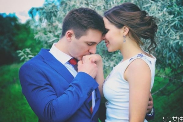 如何維護(hù)戀愛關(guān)系 戀愛關(guān)系長期維護(hù)秘籍 如何維護(hù)戀愛關(guān)系 戀愛關(guān)系長期維護(hù)秘籍