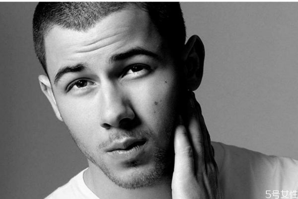 婚姻中的渣男有什么表現(xiàn) 怎么分辨婚姻中的渣男 婚姻中的渣男有什么表現(xiàn) 怎么分辨婚姻中的渣男