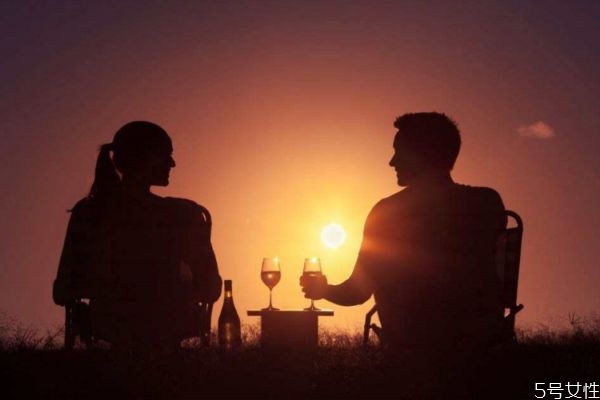 丈夫出軌應(yīng)該怎么辦 如何應(yīng)對(duì)丈夫出軌 丈夫出軌應(yīng)該怎么辦 如何應(yīng)對(duì)丈夫出軌