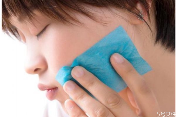 長痘可以用吸油紙嗎 吸油紙會傷害痘痘嗎 長痘可以用吸油紙嗎 吸油紙會傷害痘痘嗎