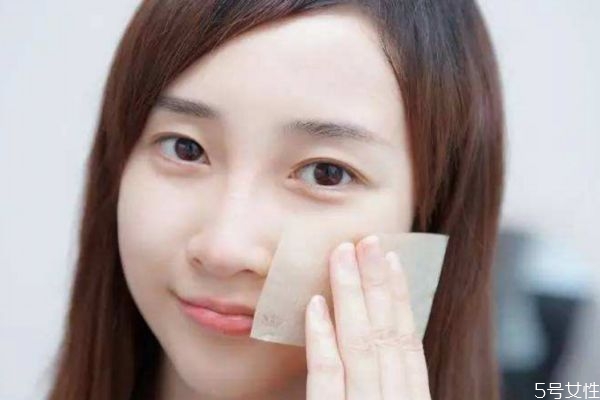 長痘可以用吸油紙嗎 吸油紙會傷害痘痘嗎 長痘可以用吸油紙嗎 吸油紙會傷害痘痘嗎