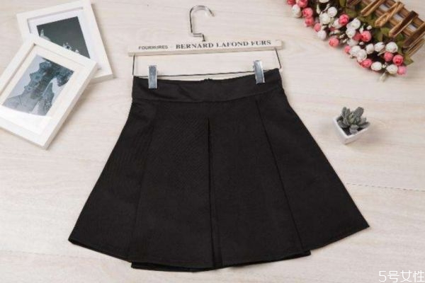 蓬蓬裙怎么搭配上衣 蓬蓬裙搭配服裝的技巧 蓬蓬裙怎么搭配上衣 蓬蓬裙搭配服裝的技巧