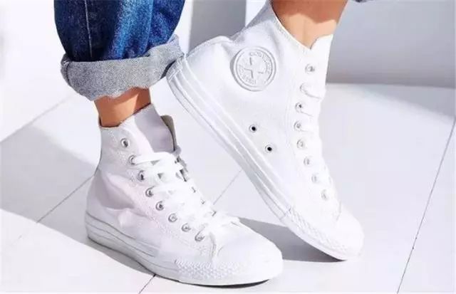 鞋帶上的黑印怎么去除 鞋帶上黑印的去除方法 鞋帶上的黑印怎么去除 鞋帶上黑印的去除方法