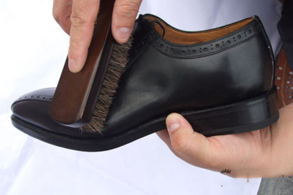 油皮皮鞋怎么保養(yǎng) 油皮皮鞋的保養(yǎng)方法 油皮皮鞋怎么保養(yǎng) 油皮皮鞋的保養(yǎng)方法