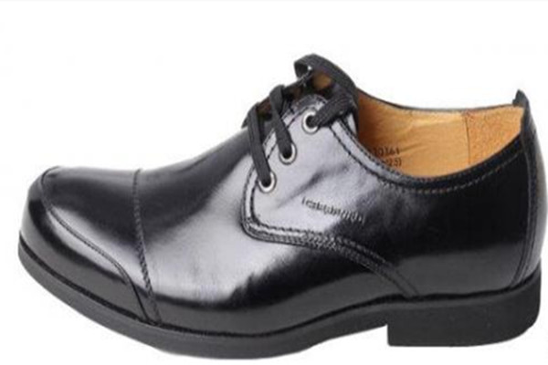 油皮皮鞋怎么保養(yǎng) 油皮皮鞋的保養(yǎng)方法 油皮皮鞋怎么保養(yǎng) 油皮皮鞋的保養(yǎng)方法