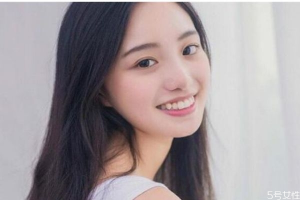 悶騷男喜歡你的表現(xiàn) 怎么分辨悶騷男是不是喜歡你 悶騷男喜歡你的表現(xiàn) 怎么分辨悶騷男是不是喜歡你