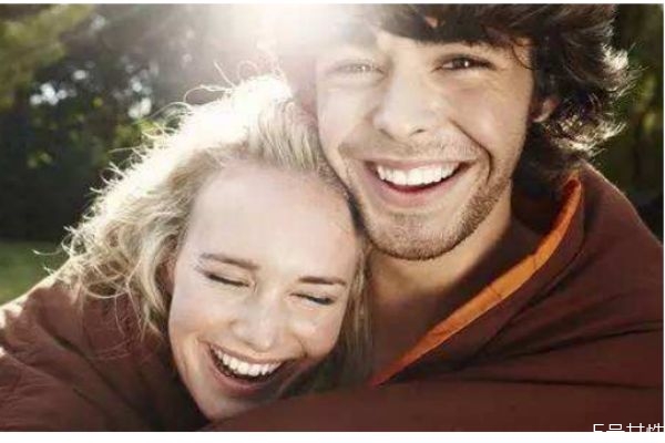 婚姻中男人愛不愛你應該看什么 婚姻中愛你的的男人表現 婚姻中男人愛不愛你應該看什么 婚姻中愛你的的男人表現