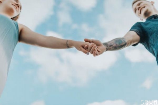 老公愛上別人還能挽回嗎 老公愛上別人的表現(xiàn) 老公愛上別人還能挽回嗎 老公愛上別人的表現(xiàn)