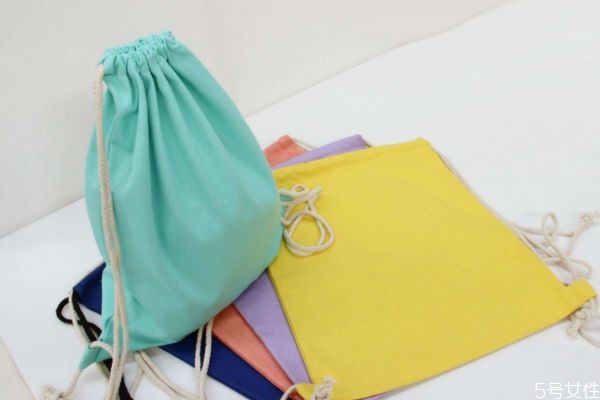 帆布包發(fā)黃怎么辦 帆布包發(fā)黃應該怎么洗 帆布包發(fā)黃怎么辦 帆布包發(fā)黃應該怎么洗