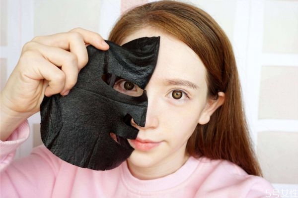 可以一邊洗澡一邊敷面膜嗎 沐浴后敷面膜效果更好 可以一邊洗澡一邊敷面膜嗎 沐浴后敷面膜效果更好