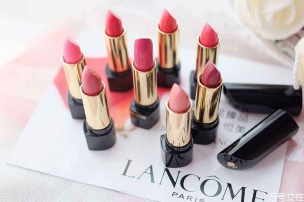 抹了口紅嘴疼是為什么 口紅辣嘴是什么原因 抹了口紅嘴疼是為什么 口紅辣嘴是什么原因