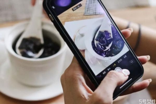 龜苓膏可以祛痘嗎 龜苓膏有祛痘的功效嗎 龜苓膏可以祛痘嗎 龜苓膏有祛痘的功效嗎