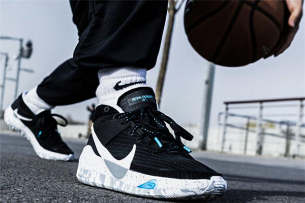 耐克kd13實(shí)戰(zhàn)測(cè)評(píng) kd13腳感怎么樣 耐克kd13實(shí)戰(zhàn)測(cè)評(píng) kd13腳感怎么樣