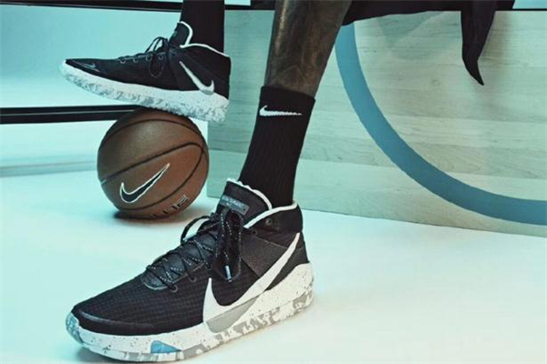耐克kd13實戰(zhàn)測評 kd13腳感怎么樣