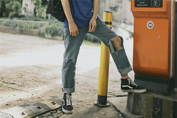 高幫vans配什么褲子好看 高幫vans怎么搭配褲子 高幫vans配什么褲子好看 高幫vans怎么搭配褲子