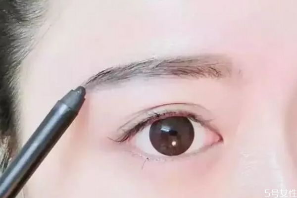 眉毛怎么定妝才會(huì)不脫妝 眉毛脫妝怎么處理 眉毛怎么定妝才會(huì)不脫妝 眉毛脫妝怎么處理