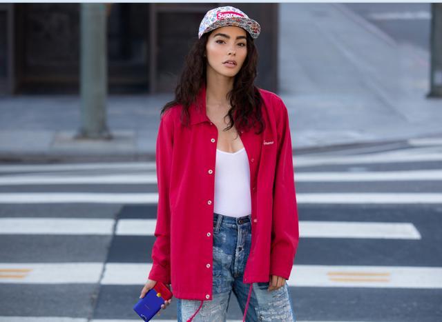 撞色衣服的搭配技巧 撞色服裝搭配要注意什么 撞色衣服的搭配技巧 撞色服裝搭配要注意什么