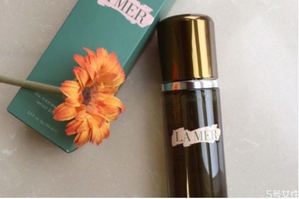 海藍(lán)之謎精粹水含酒精嗎 海藍(lán)之謎精粹水抗老嗎 海藍(lán)之謎精粹水含酒精嗎 海藍(lán)之謎精粹水抗老嗎